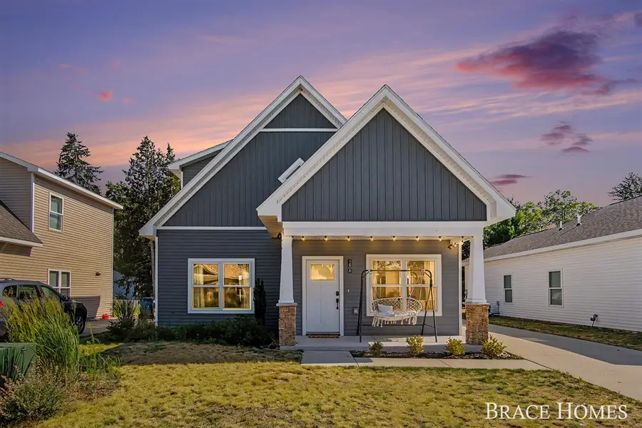 1808 Robinson, Grand Haven, MI 49417 - #2