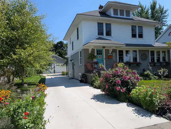 1303 Lakeshore, Muskegon, MI 49441