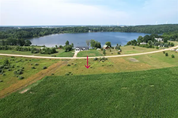 W Waters Edge, Scottville, MI 49454