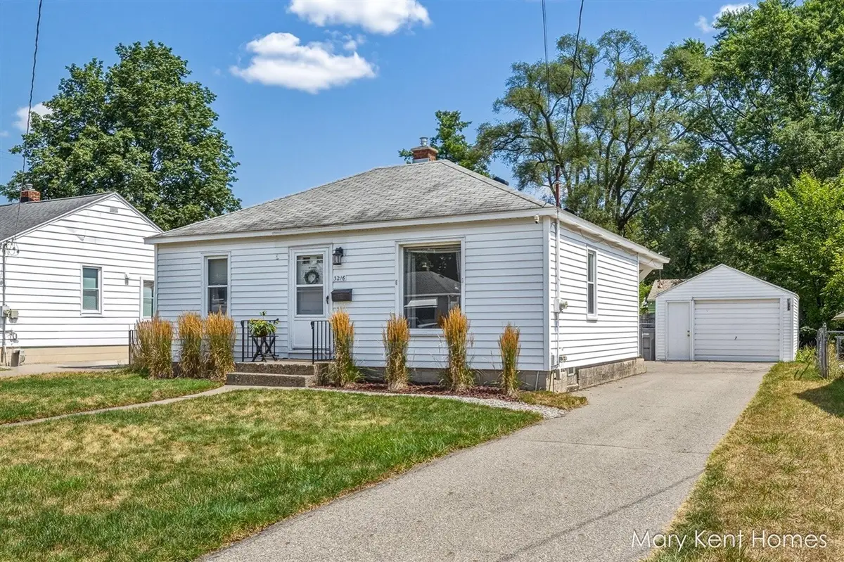 3216 SW Hillcroft, Wyoming, MI 49548 - #1