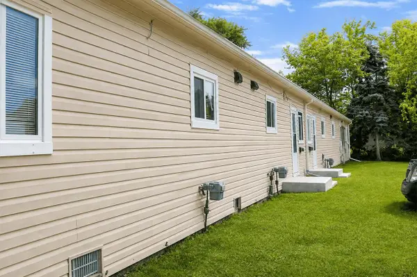 32462 Lenawee, Westland, MI 48186