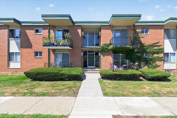 1942 Axtell #3, Troy, MI 48084