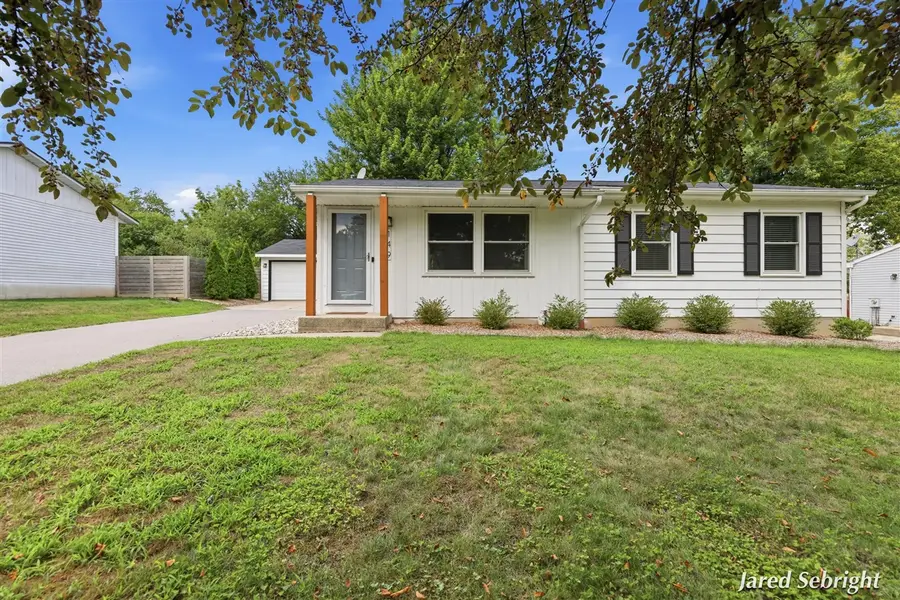 149 Loch Lomond, Grand Rapids, MI 49546 - #2
