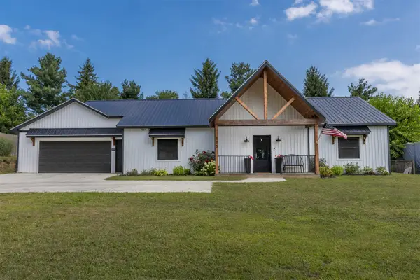 105 Dogwood, Dowagiac, MI 49047