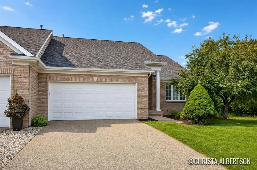 2555 Gracepoint #40, Caledonia, MI 49316 - #2