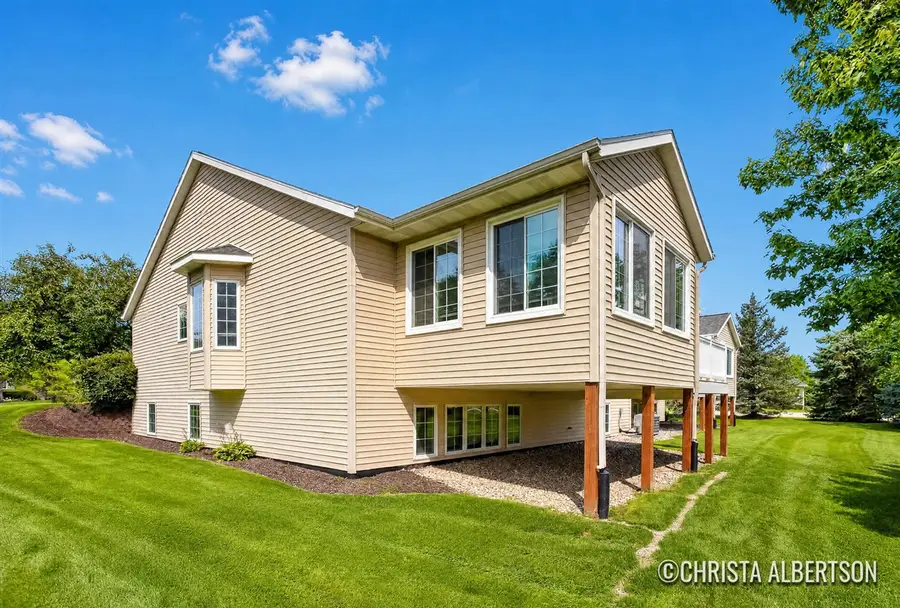 2555 Gracepoint #40, Caledonia, MI 49316 - #3