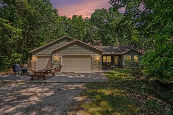 416 E River, Muskegon, MI 49445