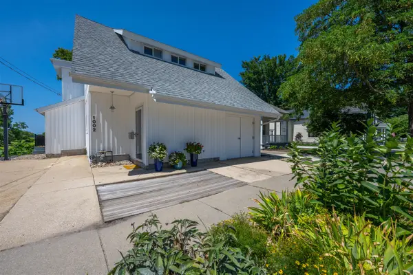 1002 Lake, Saint Joseph, MI 49085