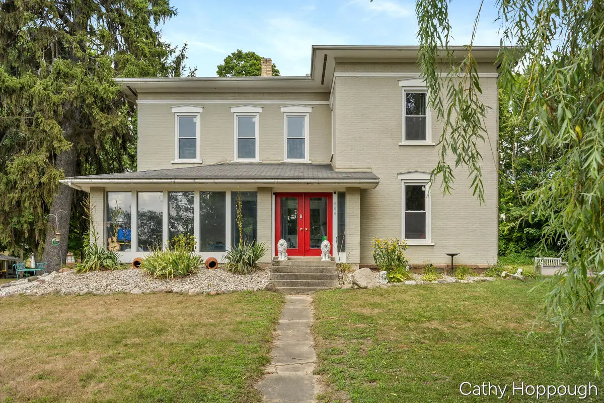 404 E Main, Ionia, MI 48846 - #1