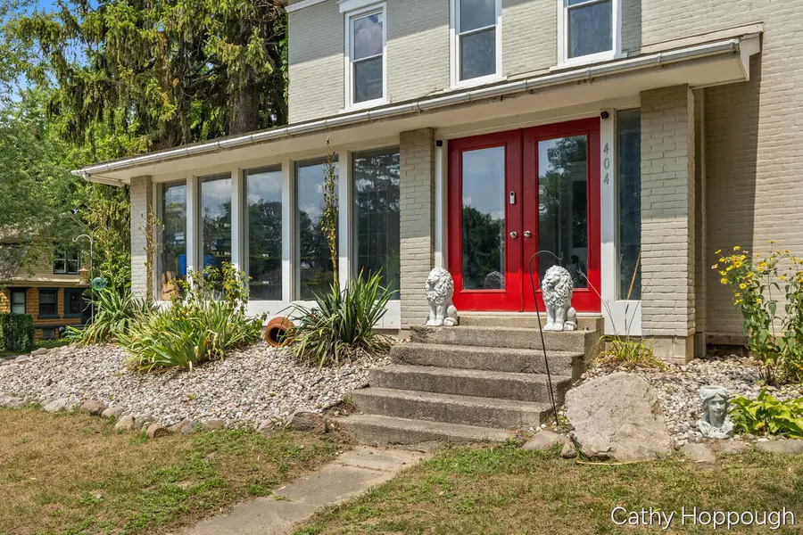 404 E Main, Ionia, MI 48846 - #2
