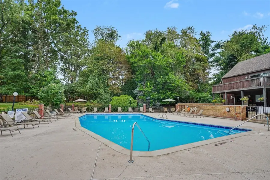260 Dunbarton, Kalamazoo, MI 49006 - #2