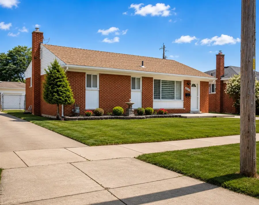 8544 Kinloch, Dearborn Heights, MI 48127 - #3