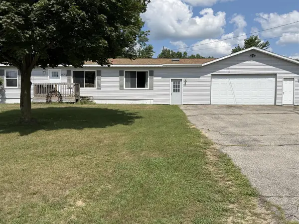 275 W 136th, Grant, MI 49327
