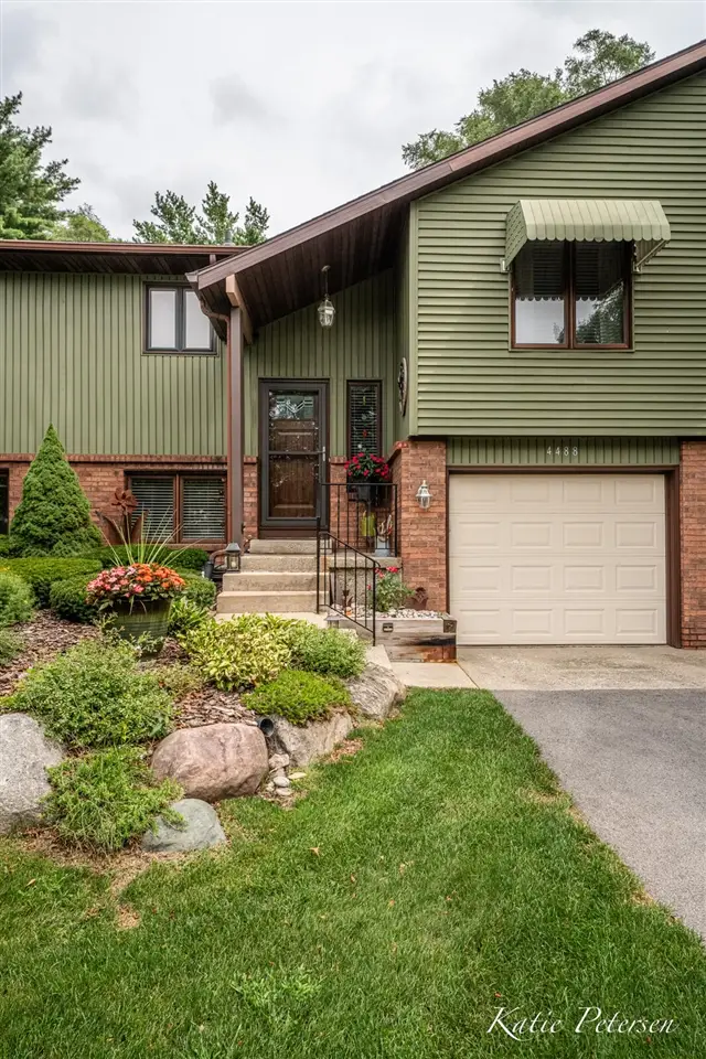 4488 N Valley, Grand Rapids, MI 49525 - #1