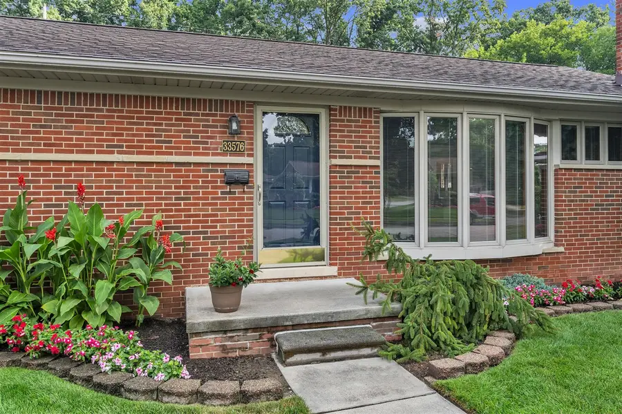 33576 Cindy, Livonia, MI 48150 - #2