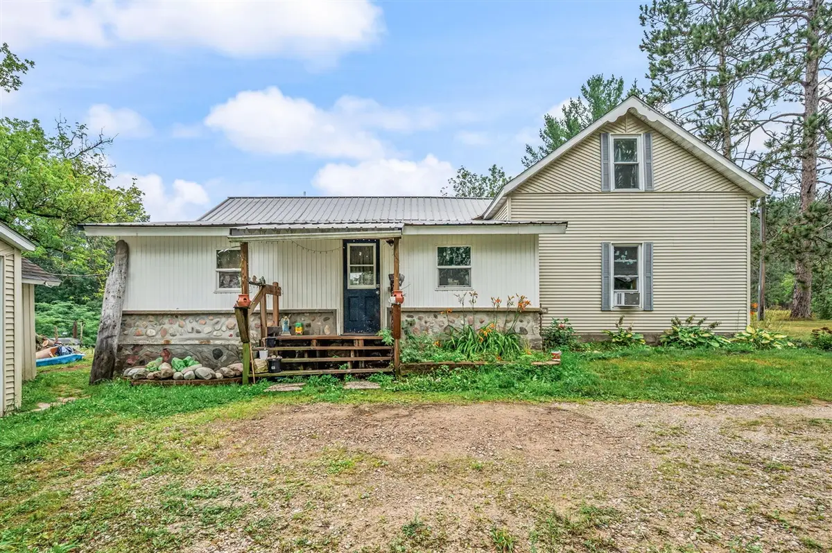 10055 8 Mile, Evart, MI 49631 - #1