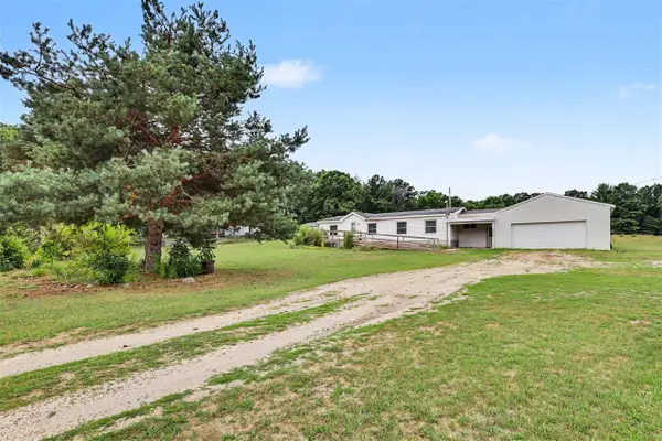 2448 S Greenville, Greenville, MI 48838