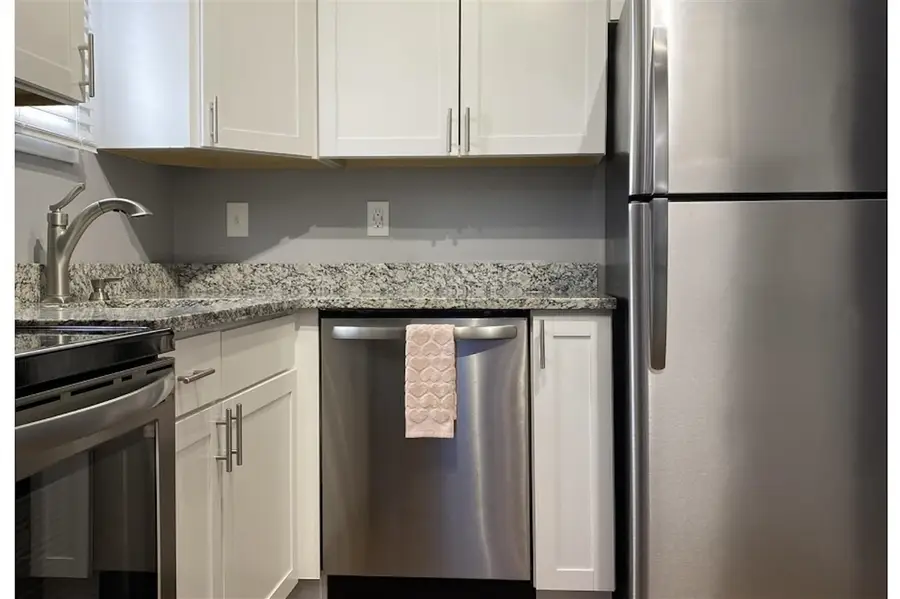3654 Kenbrooke, Kalamazoo, MI 49006 - #3