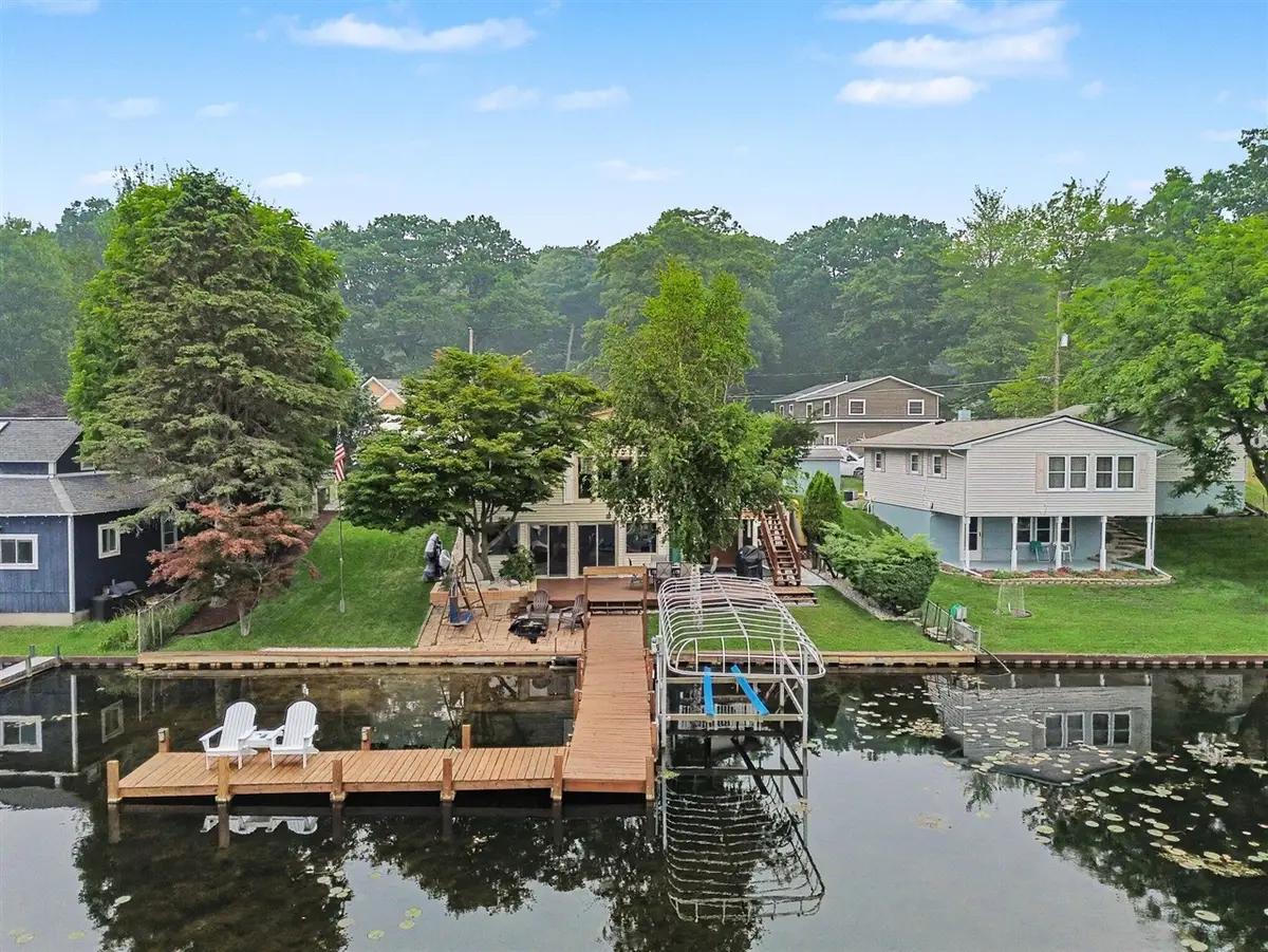6951 W Jackson, Ludington, MI 49431 - #1