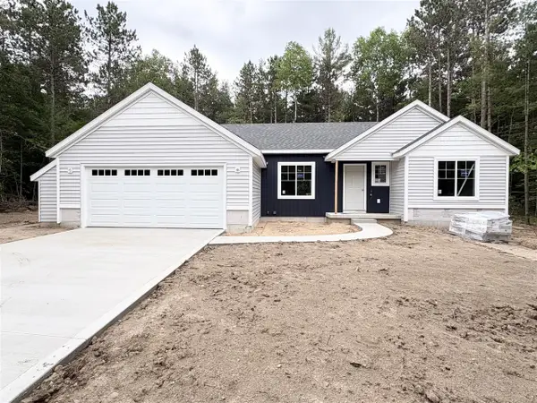 7314 N Amy School, Howard City, MI 49329