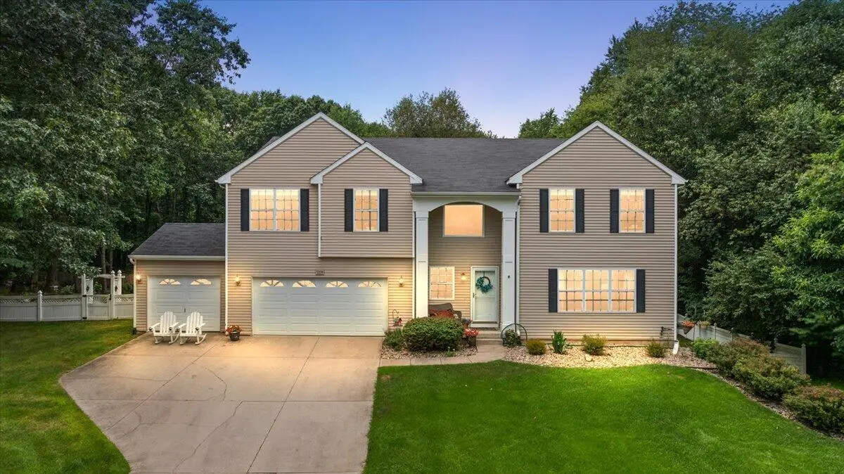 9354 Stratford Woods, Kalamazoo, MI 49009 - #1