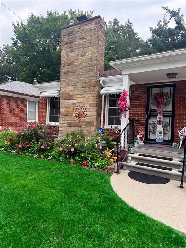 24080 Oneida, Oak Park, MI 48237