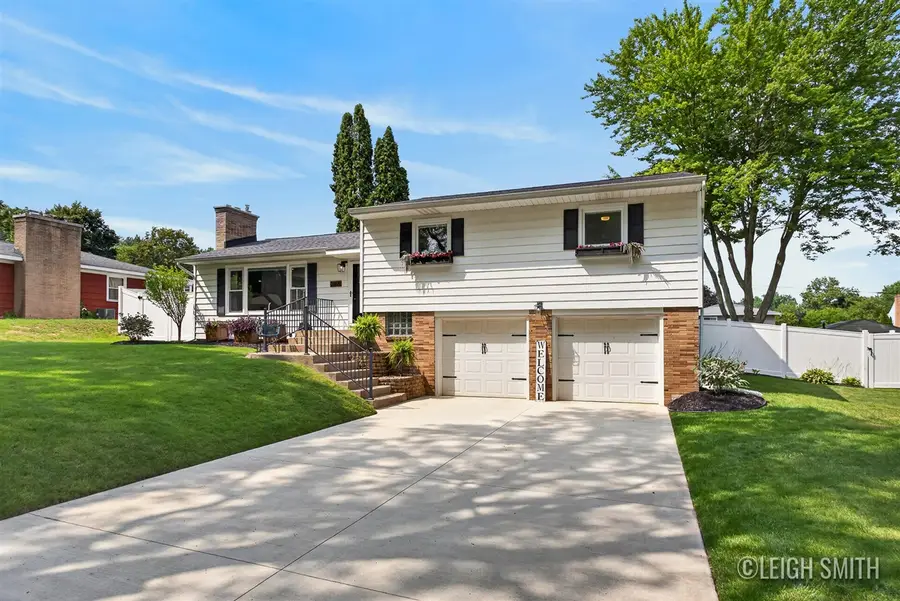 2165 Apple, Grand Rapids, MI 49504 - #2