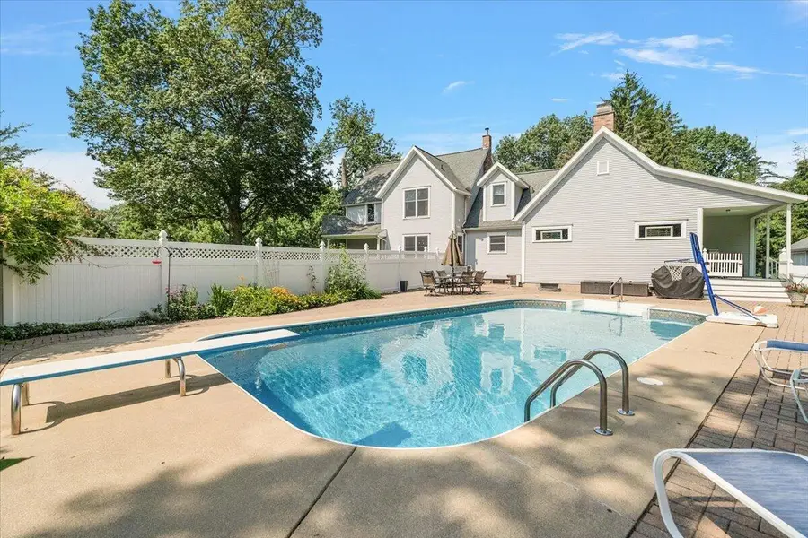 2519 W John Beers, Stevensville, MI 49127 - #2