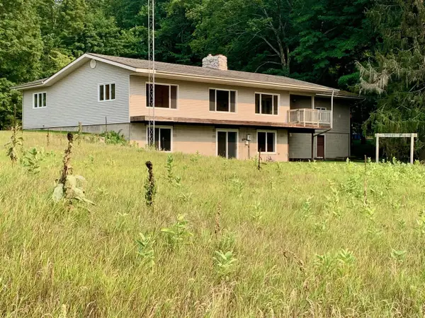 1775 S Lakeshore, Ludington, MI 49431