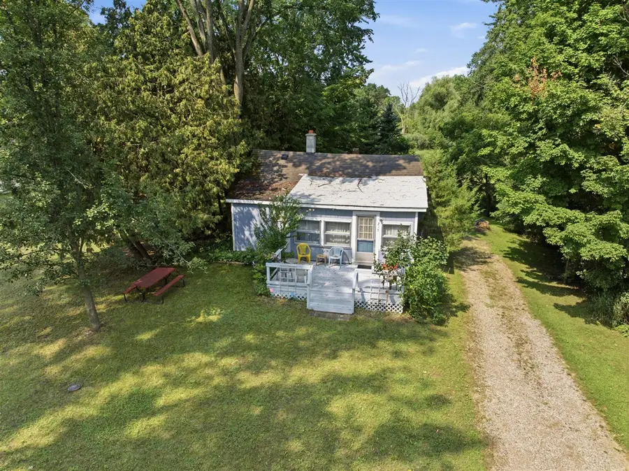 217 N Muencher, Howard City, MI 49329 - #2