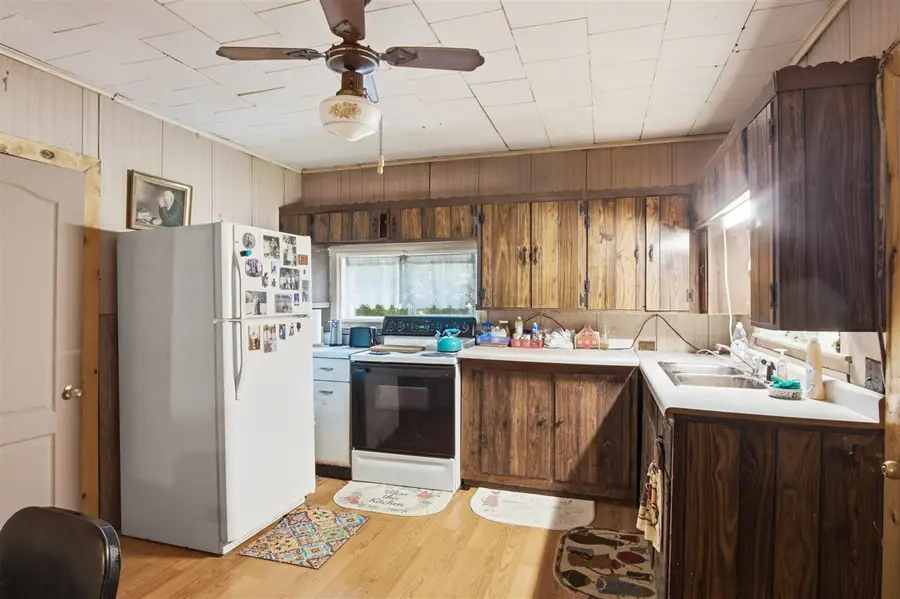 217 N Muencher, Howard City, MI 49329 - #3