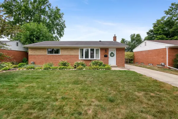 14587 Blue Skies, Livonia, MI 48154