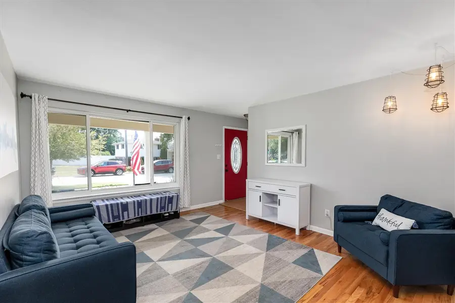 10115 Bassett, Livonia, MI 48150 - #2