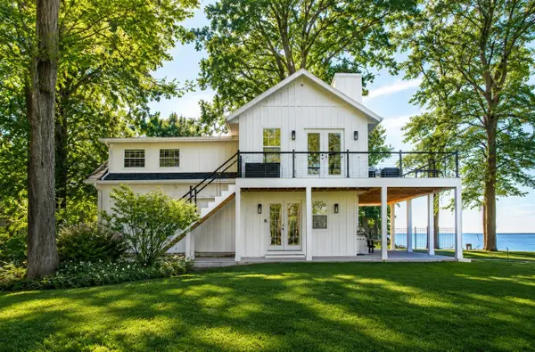 1722 Lake Michigan, Fennville, MI 49408