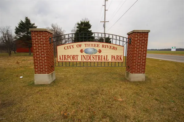 V/L Hov Aire, Three Rivers, MI 49093