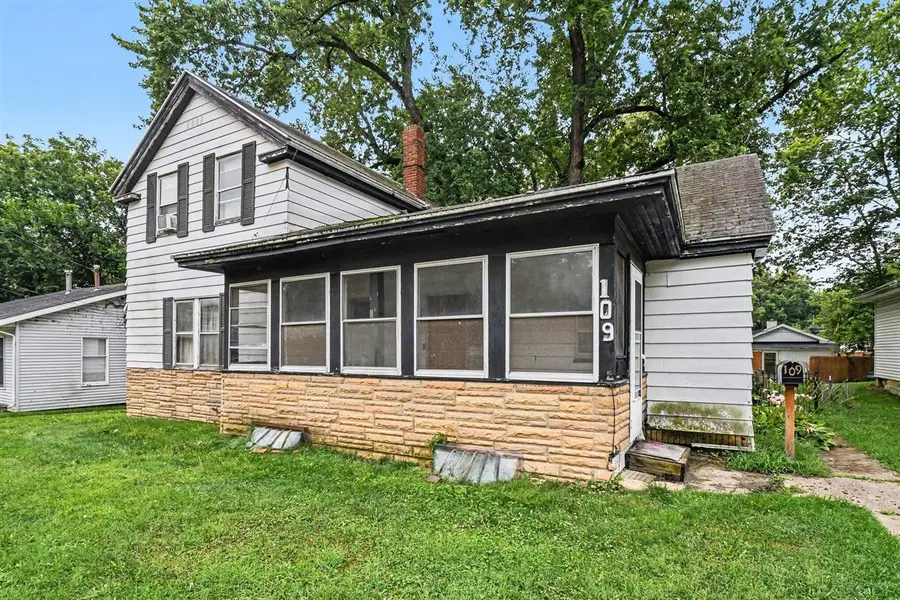 109 W Chicago, Buchanan, MI 49107 - #2