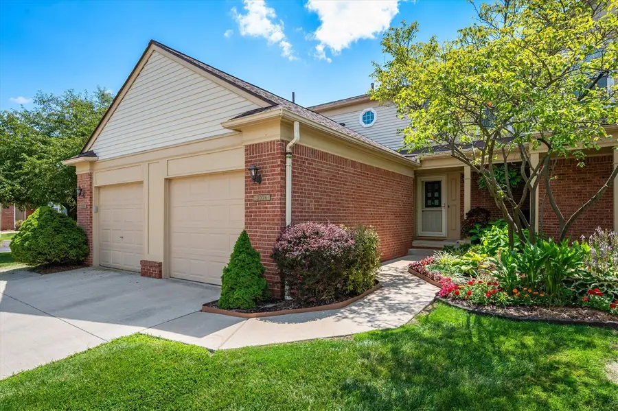 3076 Village, Ann Arbor, MI 48108 - #3