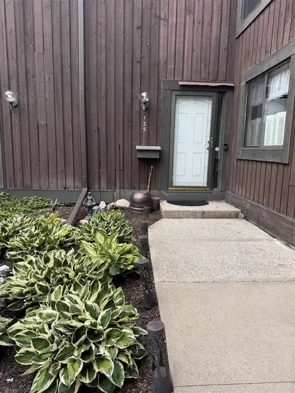 135 Balmoral, Kalamazoo, MI 49006