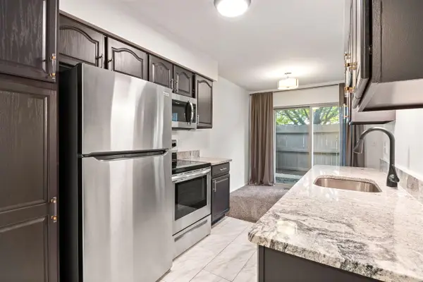 3034 Forest Creek, Ann Arbor, MI 48108