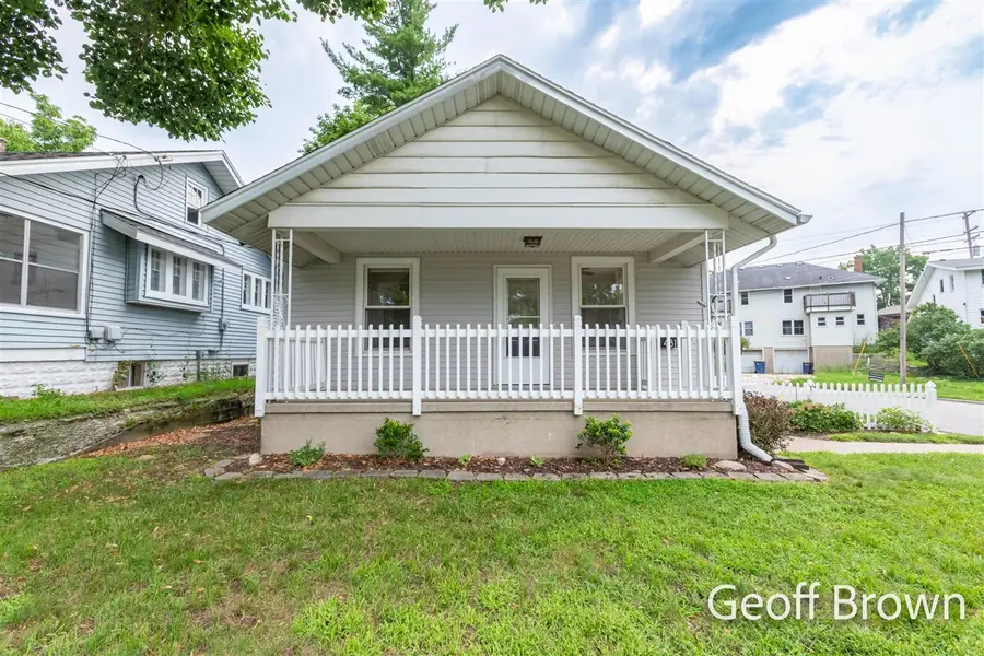481 Graceland, Grand Rapids, MI 49505 - #2