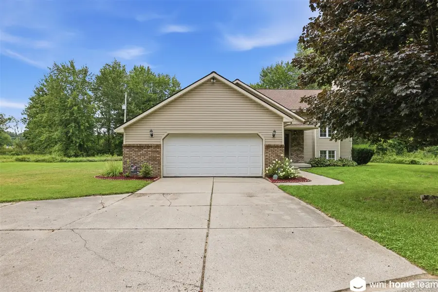 5303 Tiffany, Rockford, MI 49341 - #2