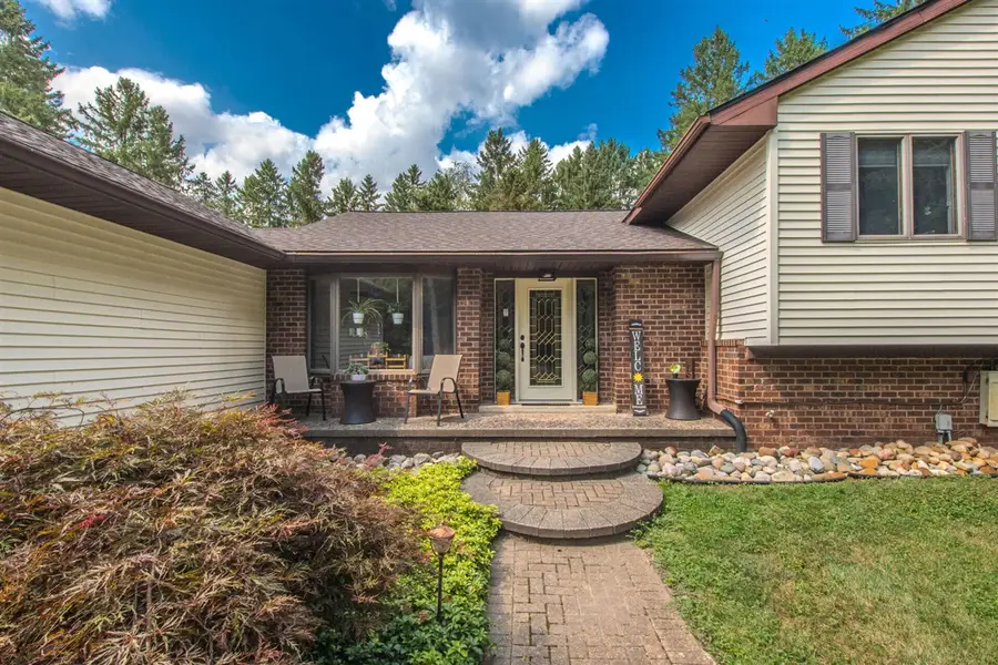 12575 Green Tree, South Lyon, MI 48178 - #2