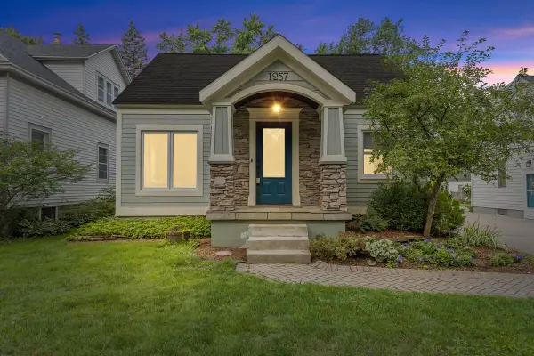 1257 Hillcrest, Grand Rapids, MI 49504