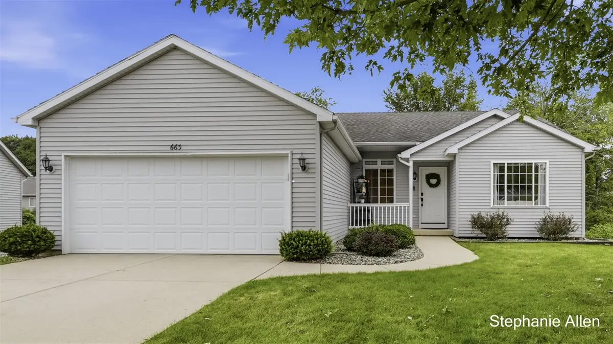663 Ridgefield, Coopersville, MI 49404 - #1