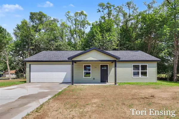 726 N Burgess, Greenville, MI 48838