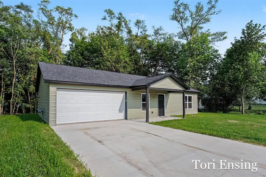 726 N Burgess, Greenville, MI 48838 - #2