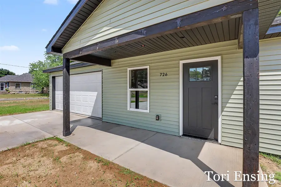 726 N Burgess, Greenville, MI 48838 - #3