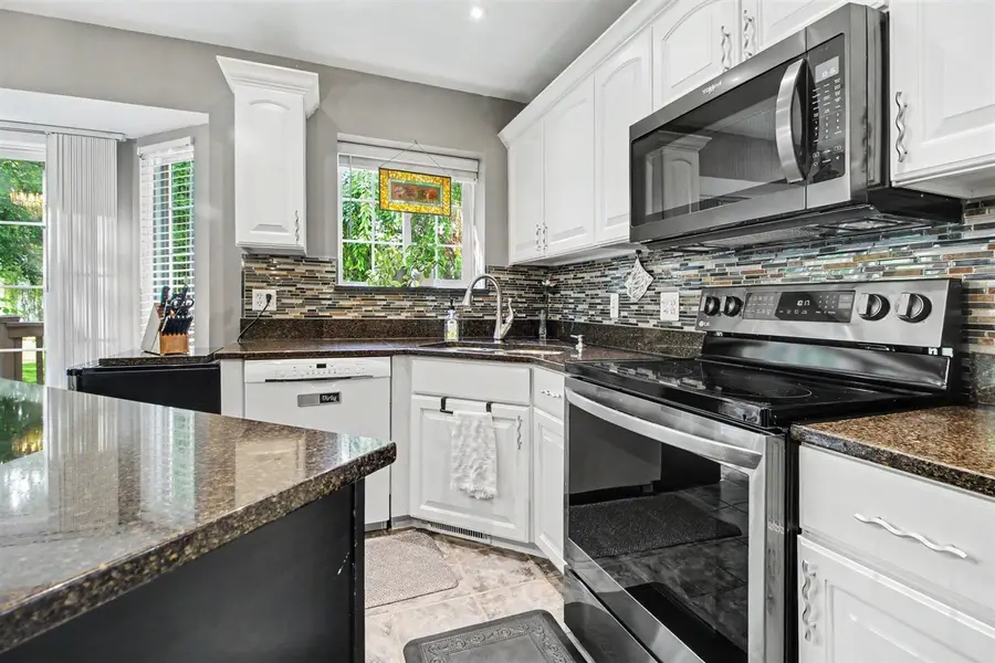 5975 Redstone, Ann Arbor, MI 48103 - #2