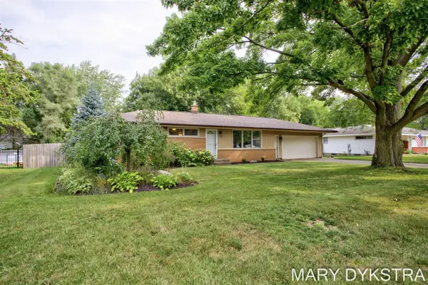 585 Huizenga, Zeeland, MI 49464