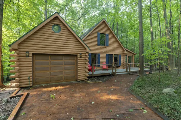 332 Charlestown Colony, Buchanan, MI 49107